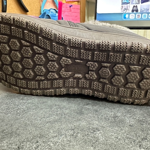 Minnetonka Timpson(?) boot, women's size 10 - Picture 8 of 8